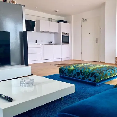 Exclusive Penthouse With Rooftop In The City 아파트 *