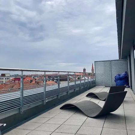 아파트 Exclusive Penthouse With Rooftop In The City *
