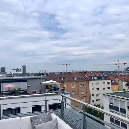 Exclusive Penthouse With Rooftop In The City 아파트
